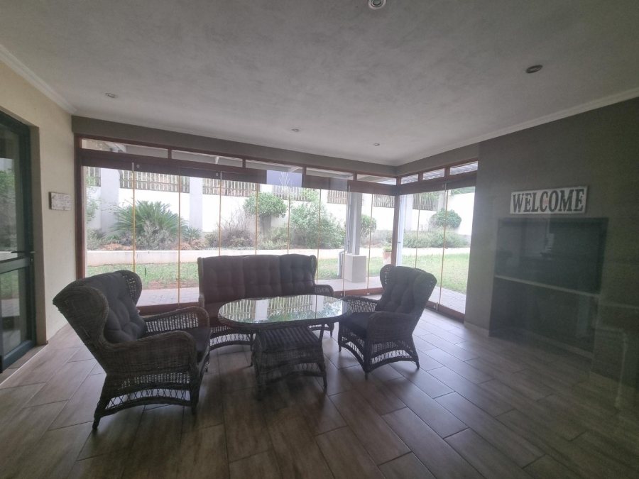 To Let 8 Bedroom Property for Rent in Xanadu North West